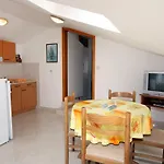 And With Parking Space Palit, Rab - 5039 Πανσιόν 3*