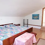 Πανσιόν And With Parking Space Palit, Rab - 5039 Palit