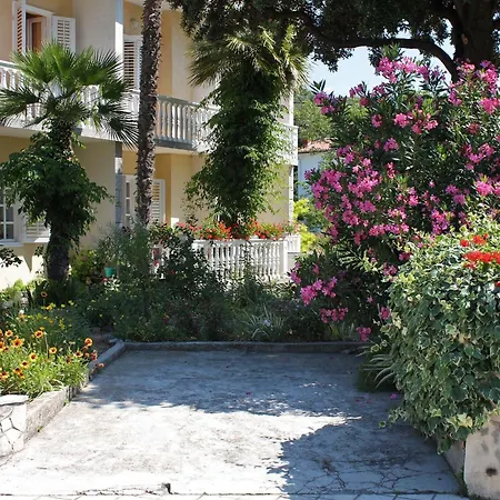 And With Parking Space Palit, Rab - 5039 Πανσιόν 3*
