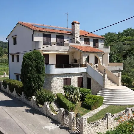Guest house And With Parking Space Palit, Rab - 5039 Palit