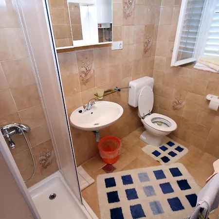 And With Parking Space Palit, Rab - 5039 Guest house 3*