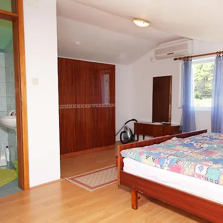 And With Parking Space Palit, Rab - 5039 Guest house 3*